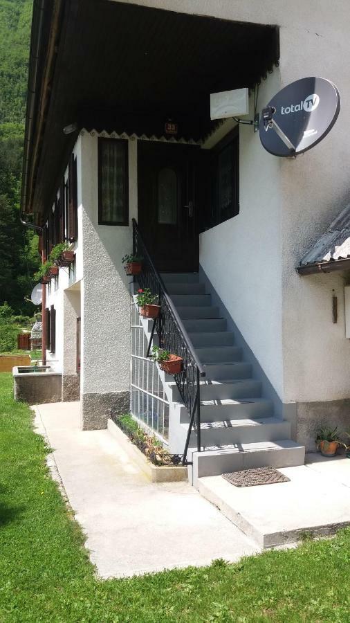Apartma Kukc Bovec Apartamento Kal-Koritnica Exterior foto